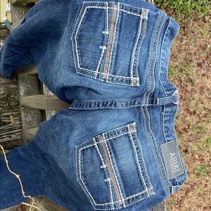 Ariat straight fit straight leg M5 jeans. 32/36